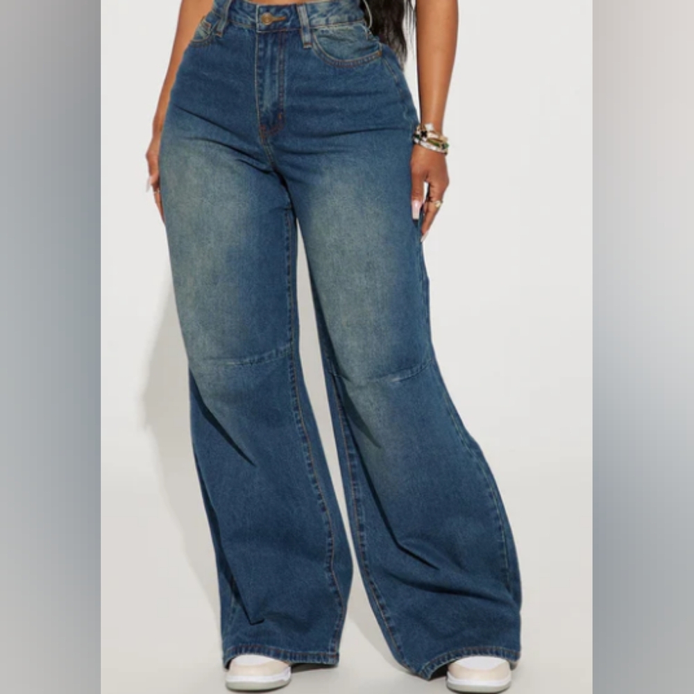 Fashion NOVA Bella Wide Leg Blue Jeans NWT Size 3